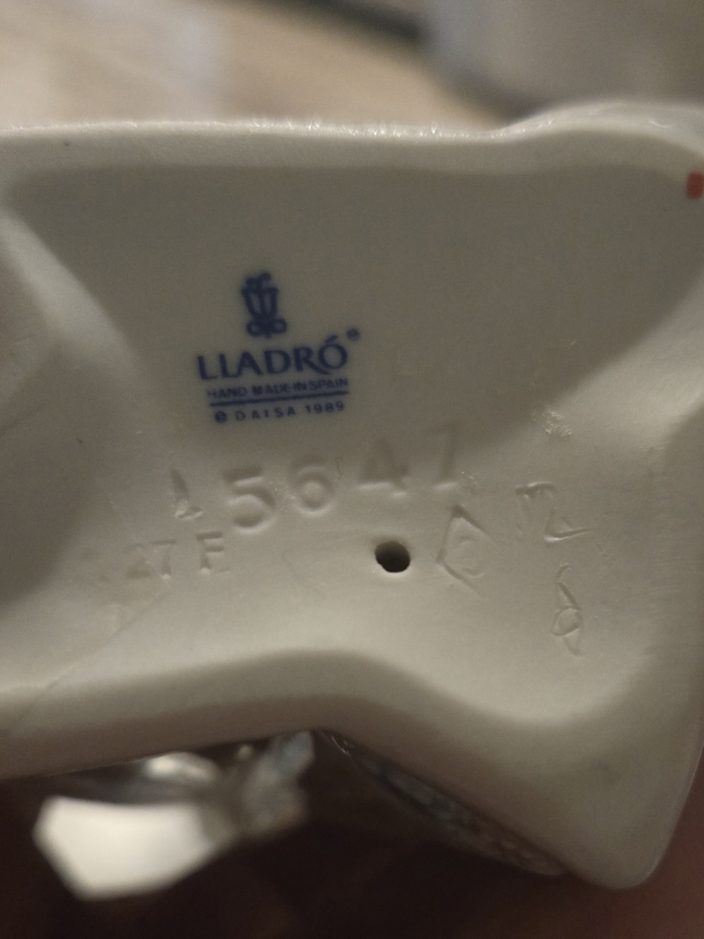 Retired Lladro Sara Collectible In Mint Condition - Picture 4 of 4